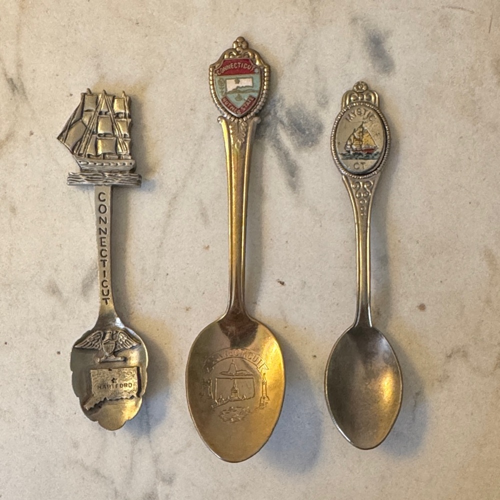 Vintage Connecticut Souvenir Spoons Set - Silver and Gold
